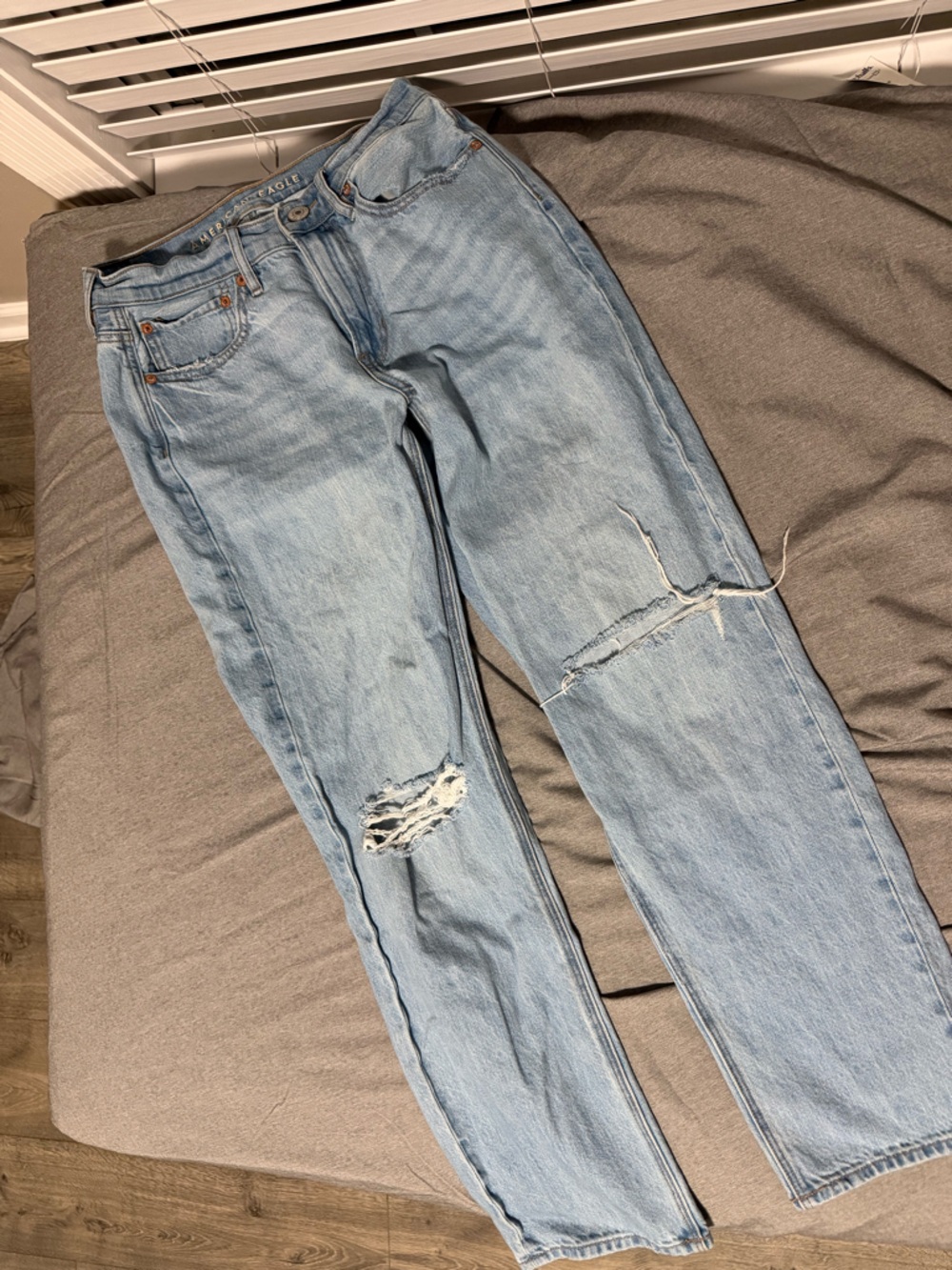 American Eagle Outfitters Light Blue Denim Jeans